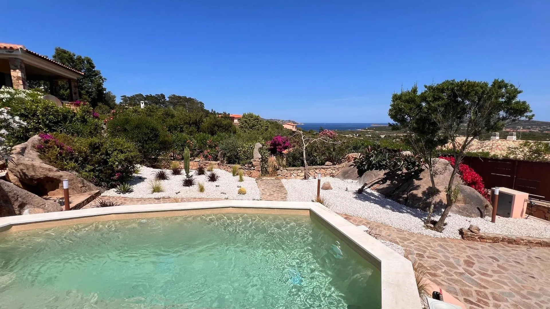 Villa Leone Punta Molara 0*,  Италия